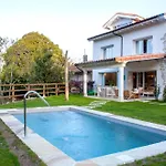 Wishome - Bonita Casa Con Piscina Climatizada Privada, Cerca De Comillas