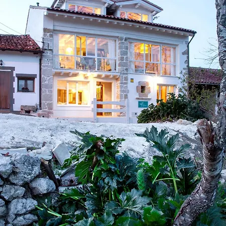 Wishome-casa Con Piscina Privada Climatizada, Cerca Comillas Casa de Férias *